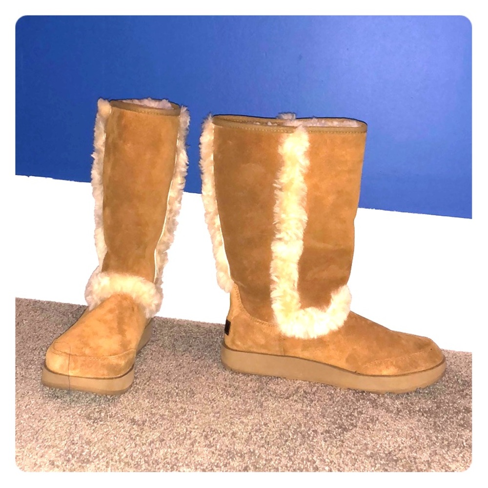 UGG tall boot with sheepskin color: Chestnut